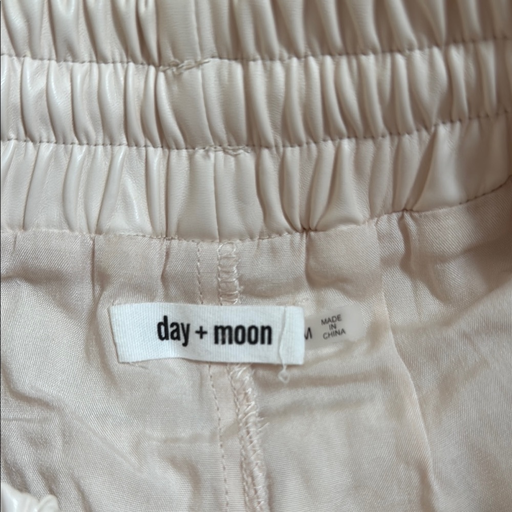 Cream Ruffled Mini Skort - Picture 2 of 6